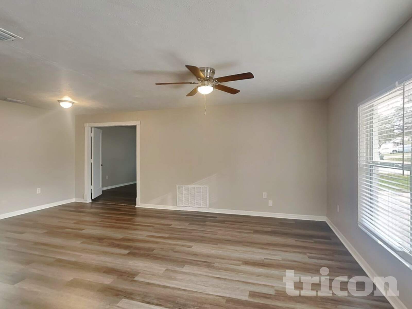 Building Photo - 2218 Village Ct