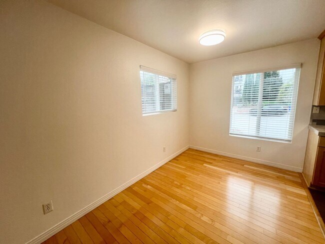 Building Photo - Beautiful 2 Bed / 2 Bath Condo in Prime Hillcrest Location – Near Balboa Park