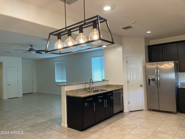 Building Photo - 3822 E Desert Broom Dr