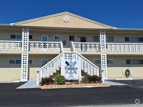 Building Photo - 1BR 1BA UNFURNISHED CONDO-NEW SMYRNA BEACH