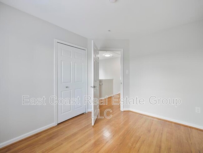 Building Photo - 6100 Newport Terrace