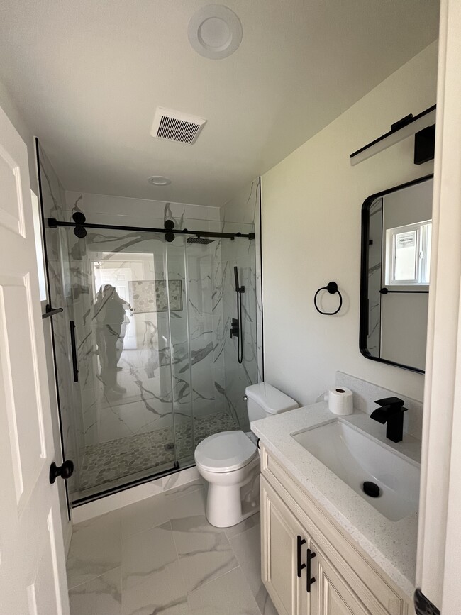 Building Photo - 14629 Haynes St