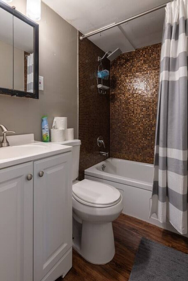 Building Photo - 1428 Sycamore St