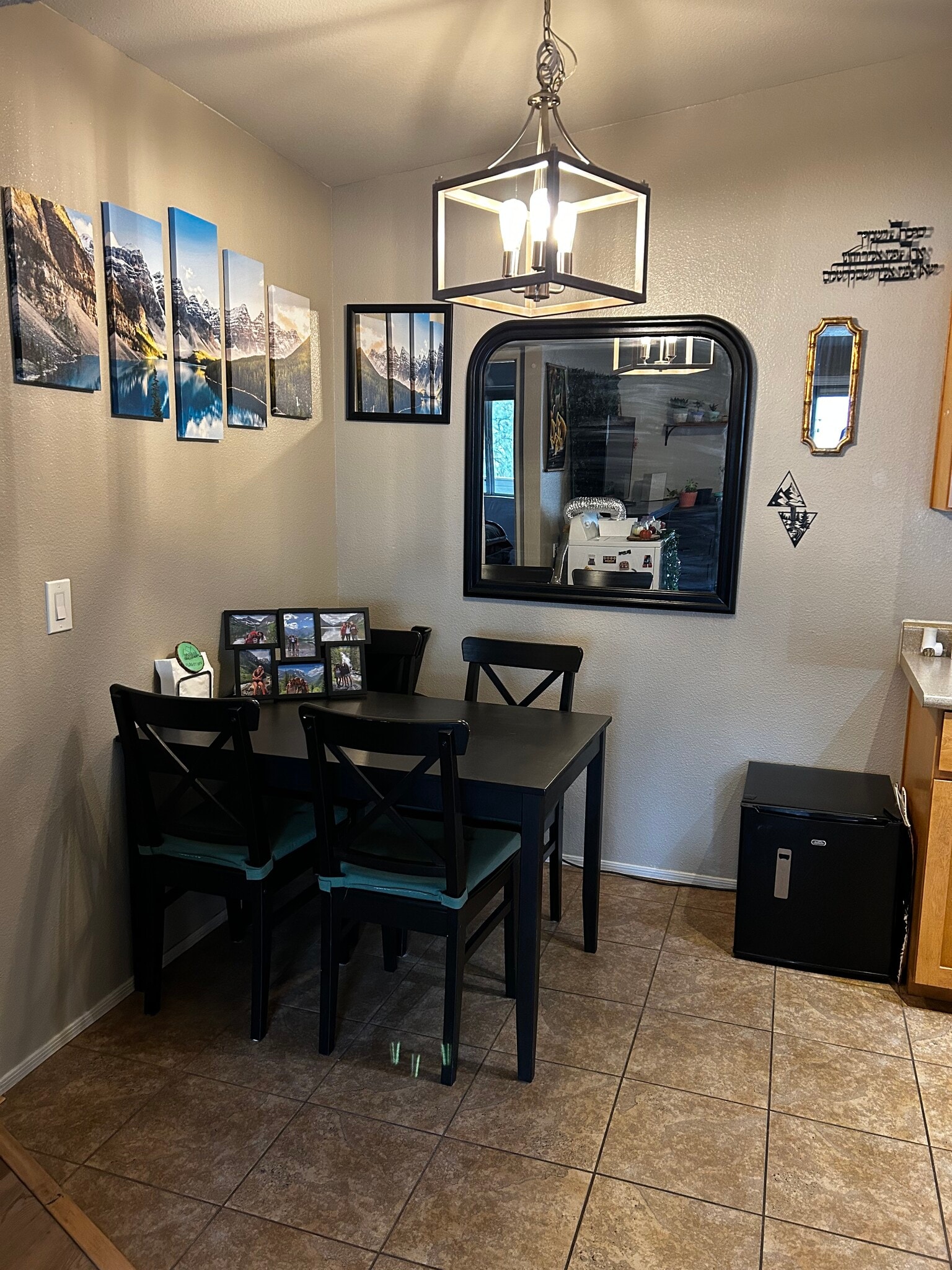 Building Photo - 1385 W University Ave