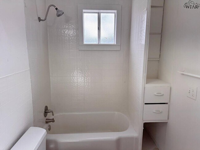 Building Photo - 2209 Talunar Ln