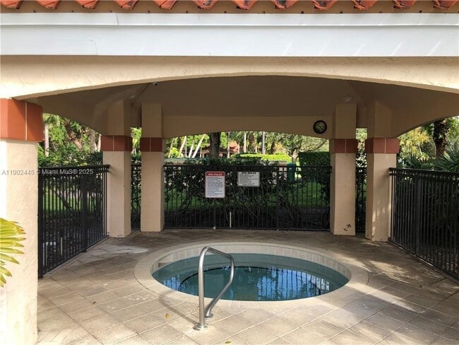 Building Photo - 3470 Pinewalk Dr N