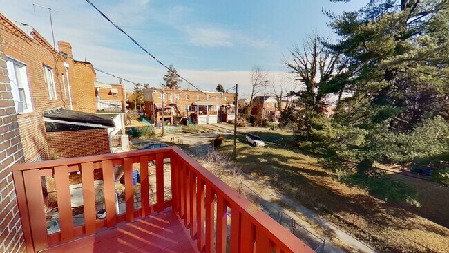 Building Photo - 3607 Fernhill Ave