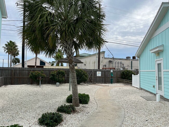 Building Photo - 15128 Dory Dr