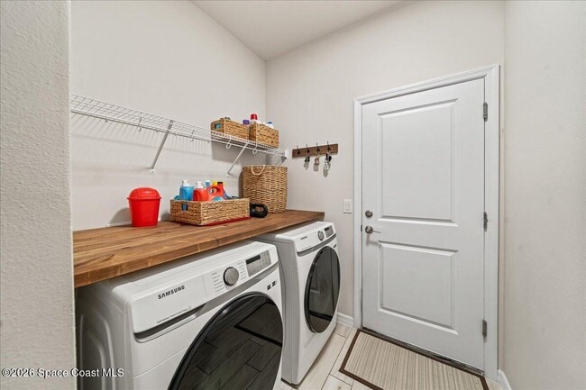 Building Photo - 8080 Lucent Ct