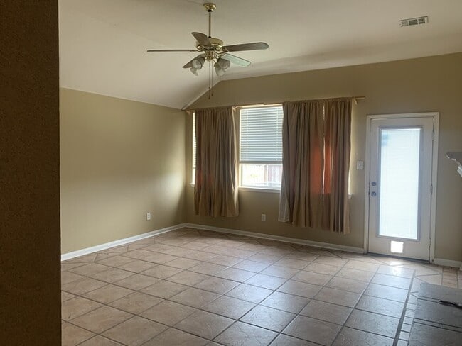 Building Photo - Home for Rent in The Colony- 3/2/2