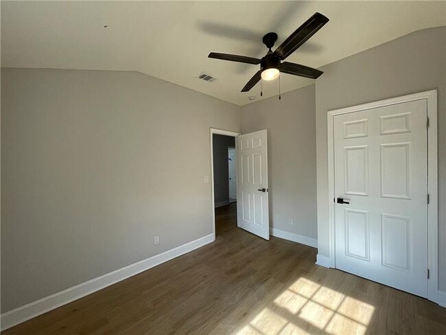 Building Photo - 29 Cornwall St