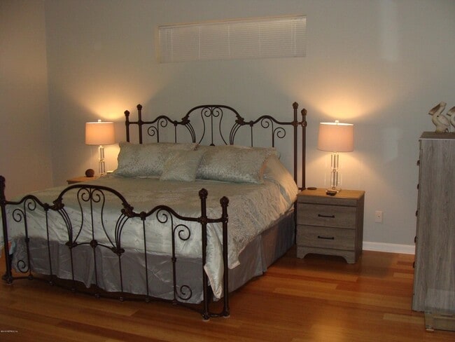 Building Photo - 660 Porta Rosa Circle