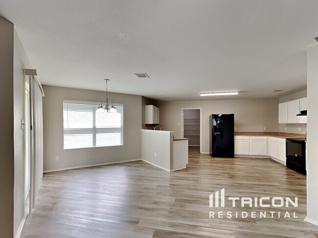 Building Photo - 1042 Condor Dr