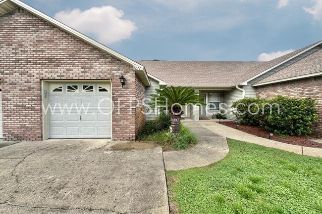 Building Photo - 1017 Creel St