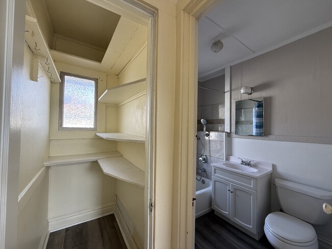 Building Photo - 2053 N Kenneth Ave