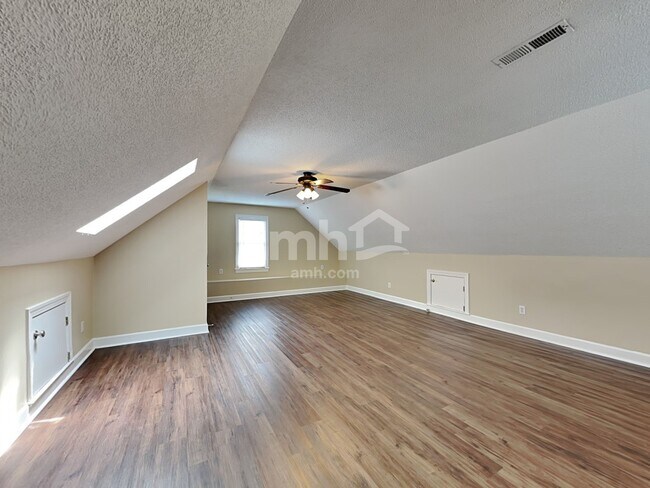 Building Photo - 4700 Forest Highland Dr