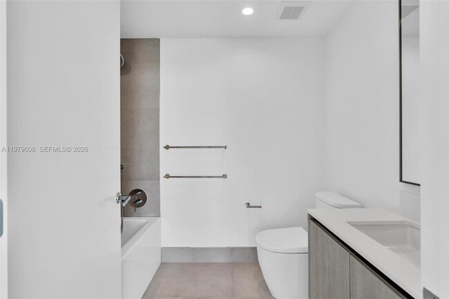 Building Photo - 9201 E Bay Harbor Dr