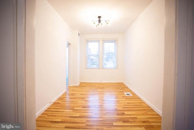 Building Photo - 3702 Hayward Ave