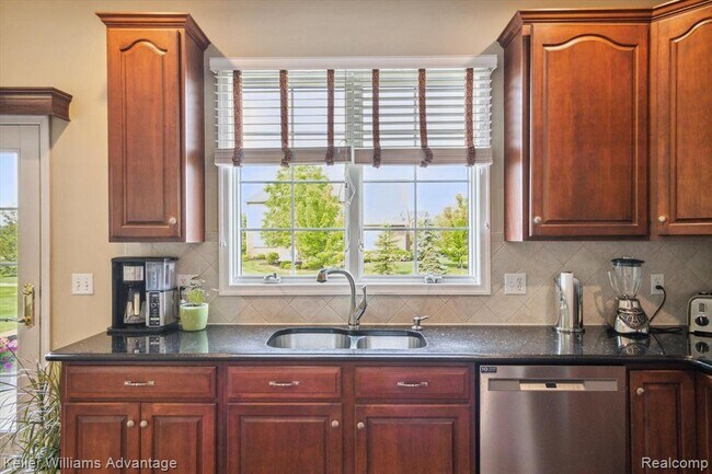 Building Photo - 24323 Bellingham Dr