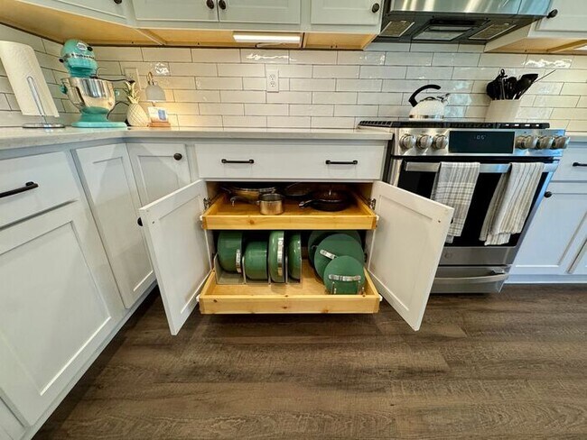 Building Photo - Pre-lease today for a late May move in