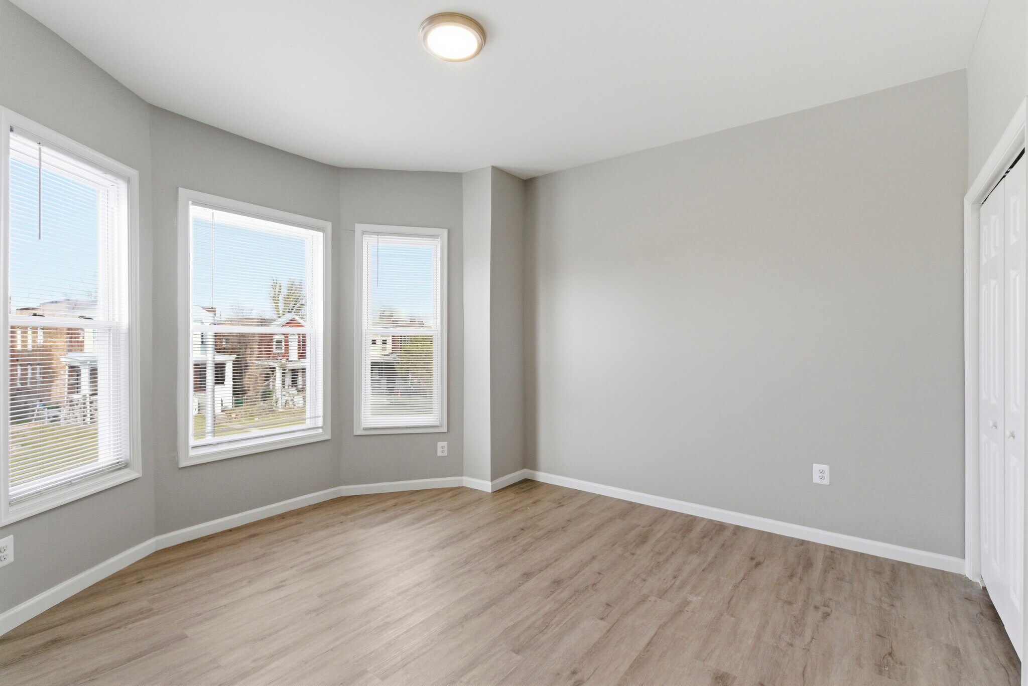 Building Photo - 1109 Poplar Grove St