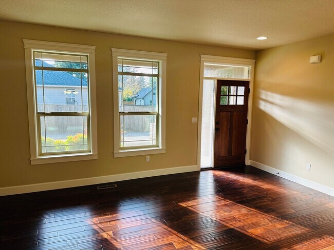 Building Photo - Beautiful Custom Felida Home