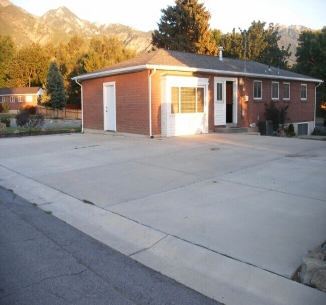 Building Photo - 7636 Steffensen Dr