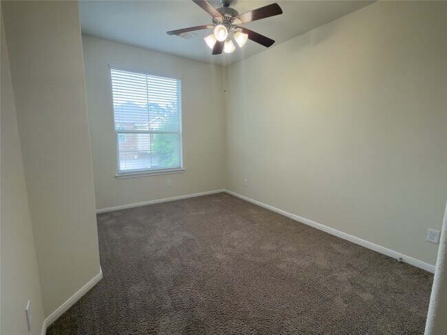 Building Photo - 17035 Amarose Dr