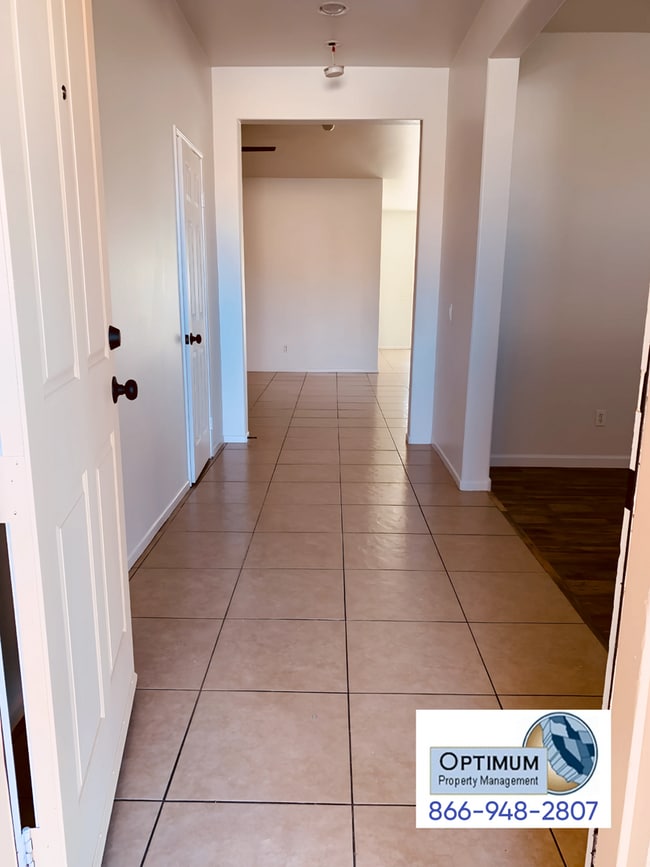 Building Photo - Beautiful 4 Bedroom, 2 Bathroom Single-Family Home in the Heart of Adelanto