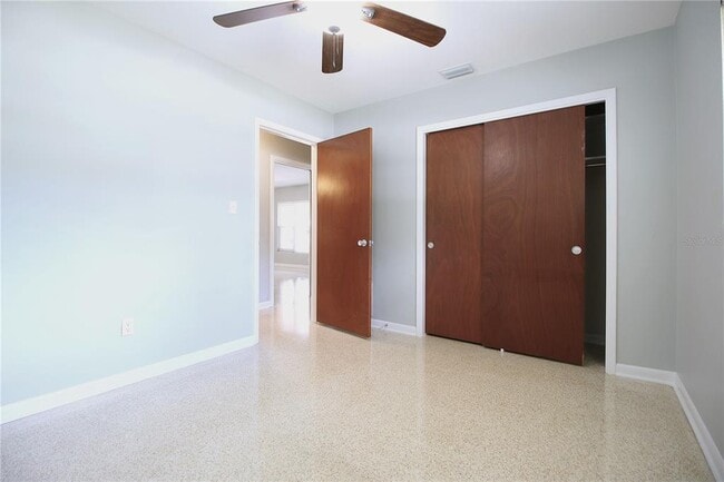 Building Photo - 1001 Brookside Dr