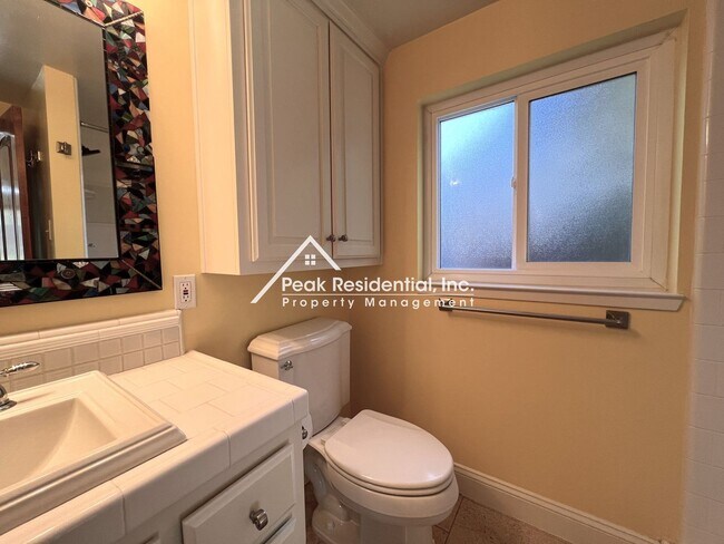 Building Photo - Spacious 2bd/2ba Arden Area Home-Must See!