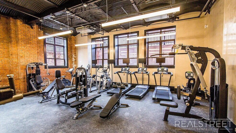 Building Photo - Monitor Street