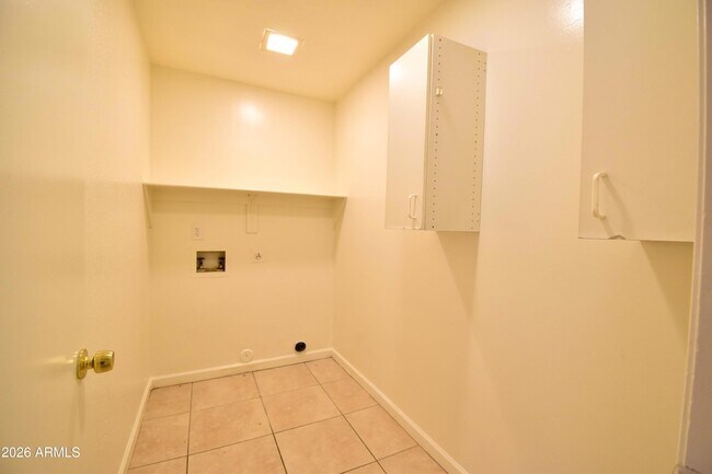 Building Photo - 5570 W Becker Ln