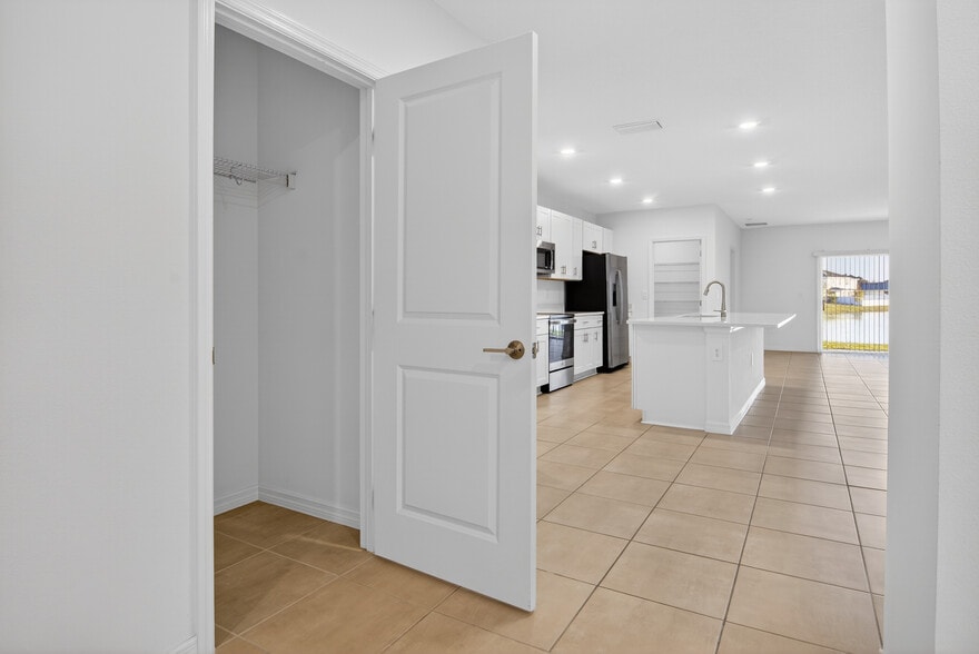 Building Photo - 3917 Southern Vista Loop