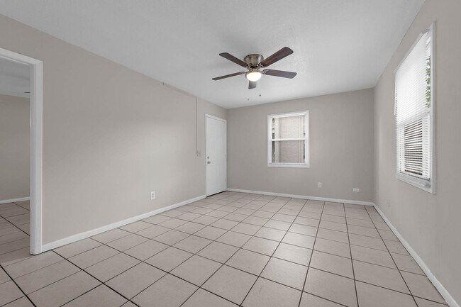 Building Photo - 1BD/1BA Apartment off Curry Ford in Henley Park Apartments!