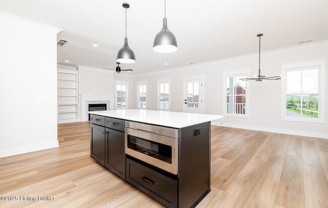Building Photo - 6100 Passionflower Dr