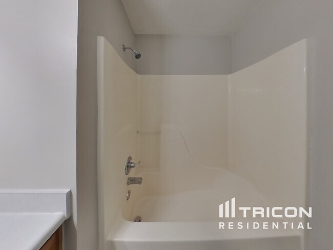 Building Photo - 11102 Leo Drive Indianapolis IN