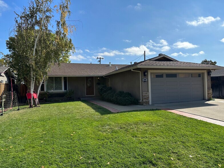 Building Photo - 2378 Villanova Rd