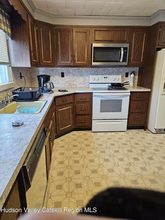 Building Photo - 477 Lattintown Rd