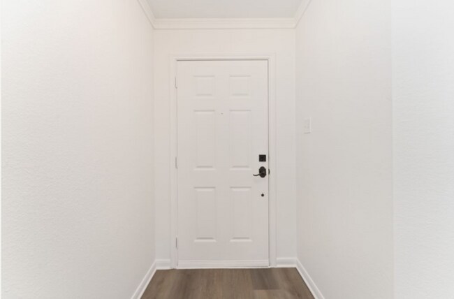 Building Photo - Stylish 3-Bedroom, 2-Bath in a Vibrant Spr...