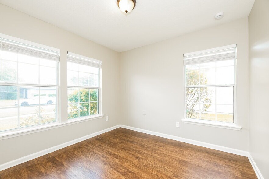 Building Photo - 12616 Pine Marsh Way
