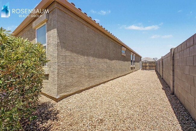 Building Photo - 41917 W Manderas Ln