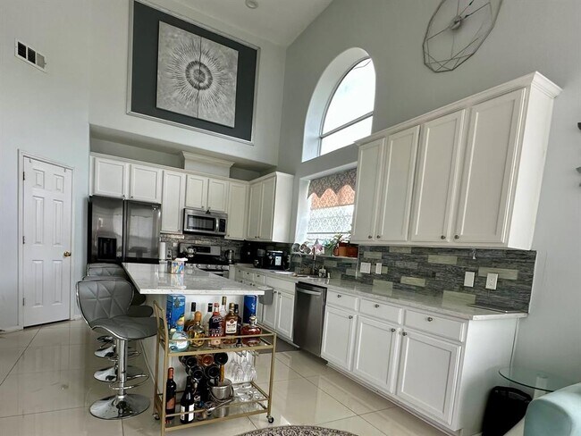 Building Photo - 23707 Hackberry Dr
