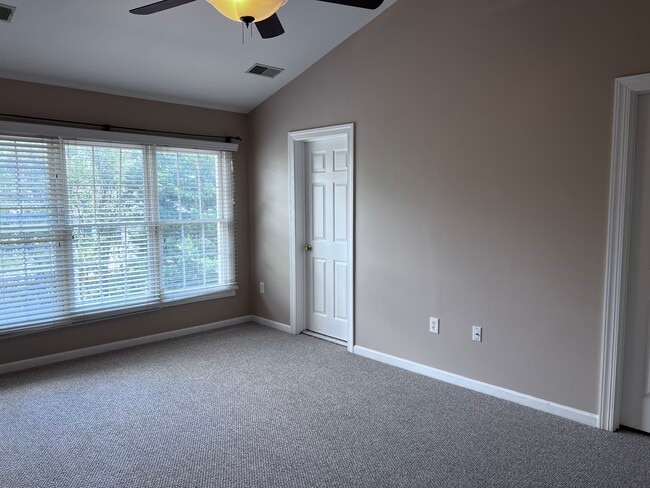 Building Photo - 2222 Journet Dr