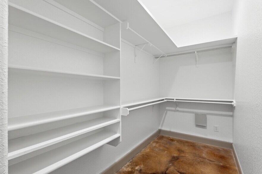 Building Photo - 7639 Eagle Ledge