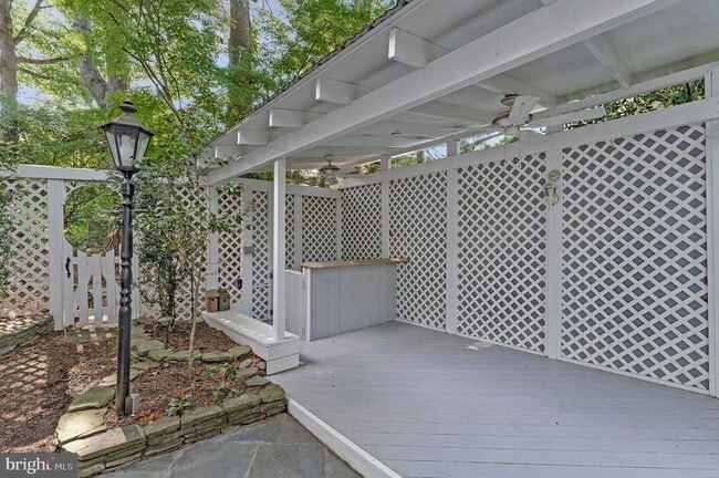 Building Photo - 10034 Scenic View Terrace
