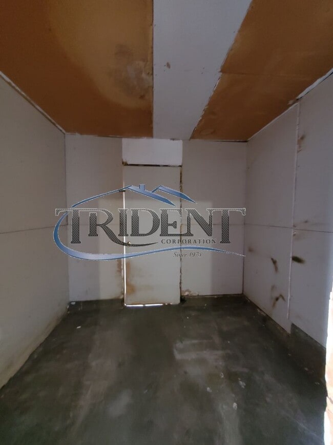 Building Photo - Cute 3 bedroom, 1 ½ bath house