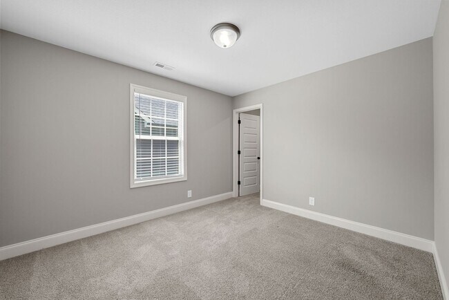 Building Photo - Beautiful 4-Bedroom Home with Modern Comfo...
