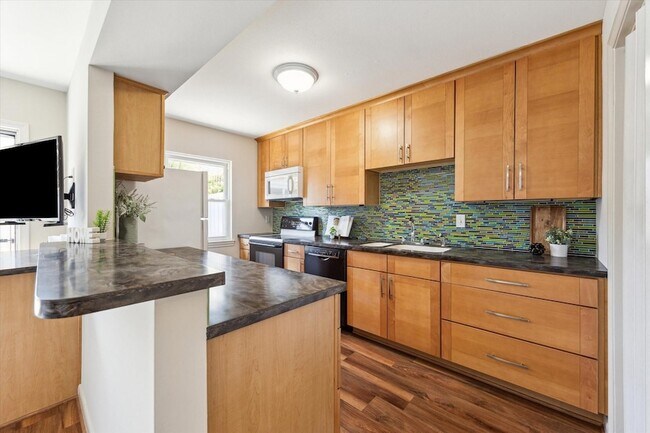 Building Photo - 2065 Winrock Blvd