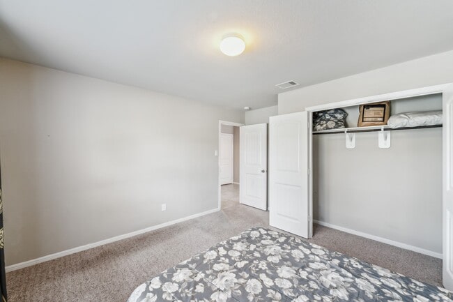 Building Photo - 6926 Ithaca Heights Ln